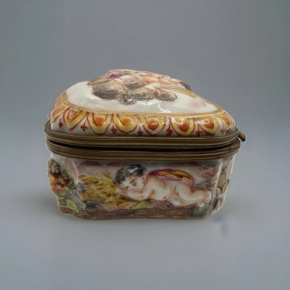 Antique Capodimonte Porcelain Hinged Trinket Jewelry Box Hand Painted Cherubs